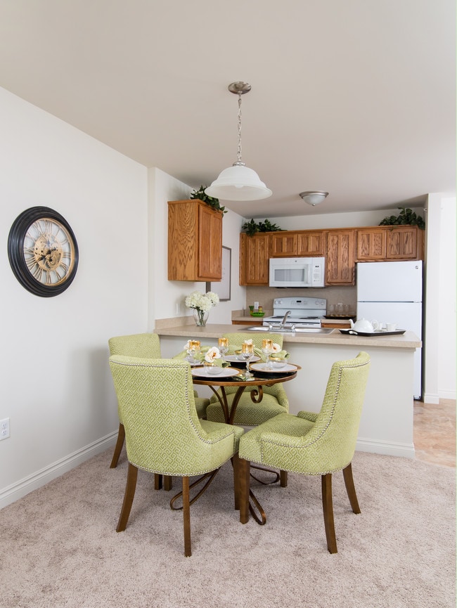 1B/1B - Dining Room