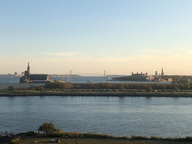 Photo - 25 Hudson St