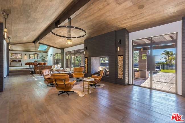 Photo - 1707 Rising Glen Rd