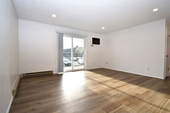 Photo - Great centrally located 2nd floor, 2 Bedroom 1 Bathroom apartment! Unit 60