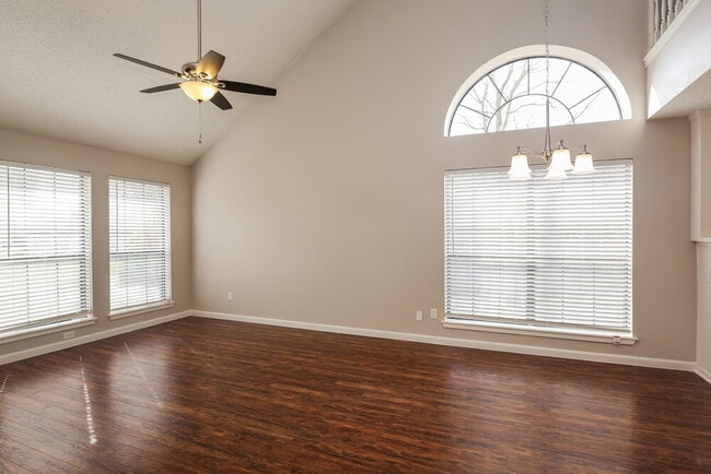 Photo - 657 Edgewood Dr