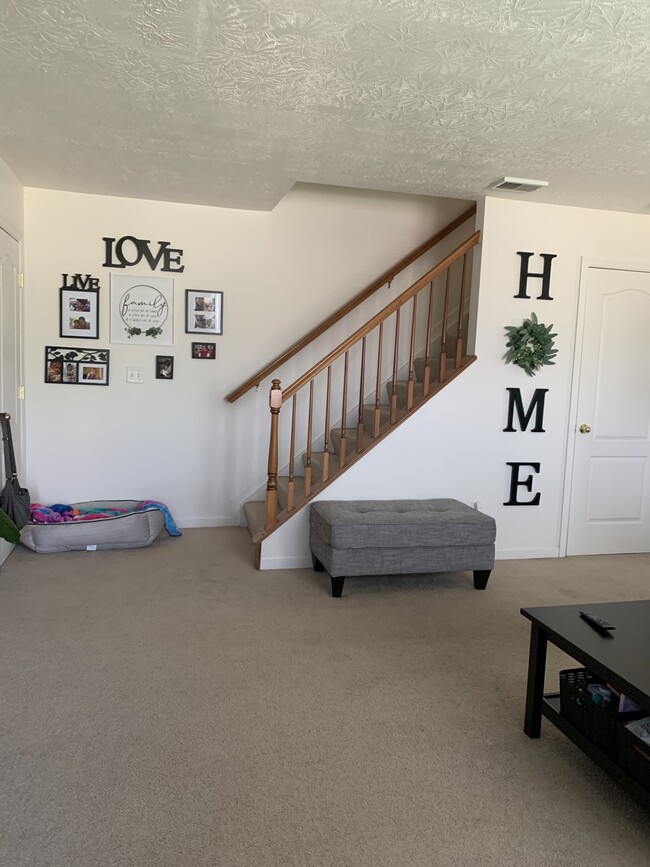 Photo - 805 Gordon Smith Blvd