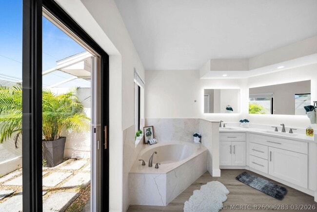 Photo - 2723 SW 5th Ave