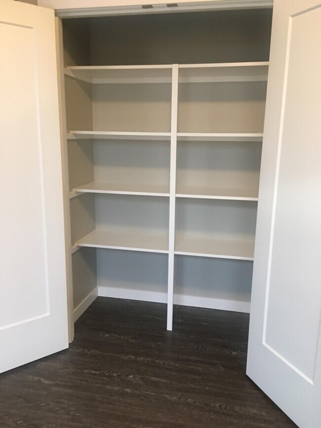 Photo - 717 E Street Unidad 101