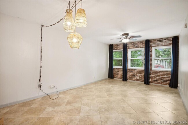 Photo - 615 NE 12th Ave Unit 112
