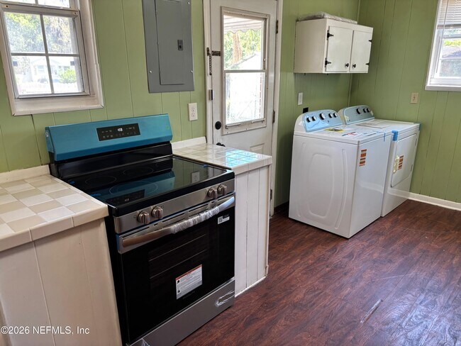 Photo - 4245 Redwood Ave