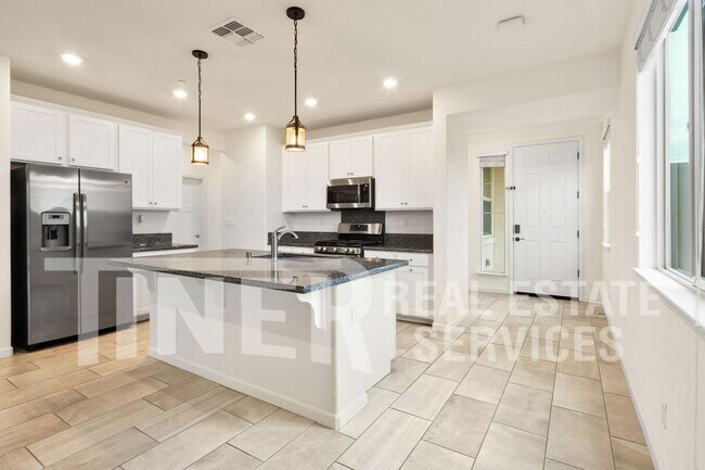 Photo - 3719 Edington Dr