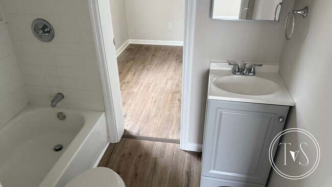 Photo - 2214 Shell Rd