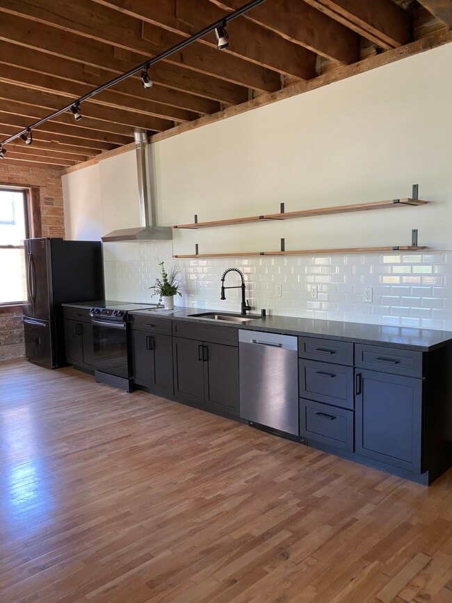 Kitchen - 403 Main St Apartamentos