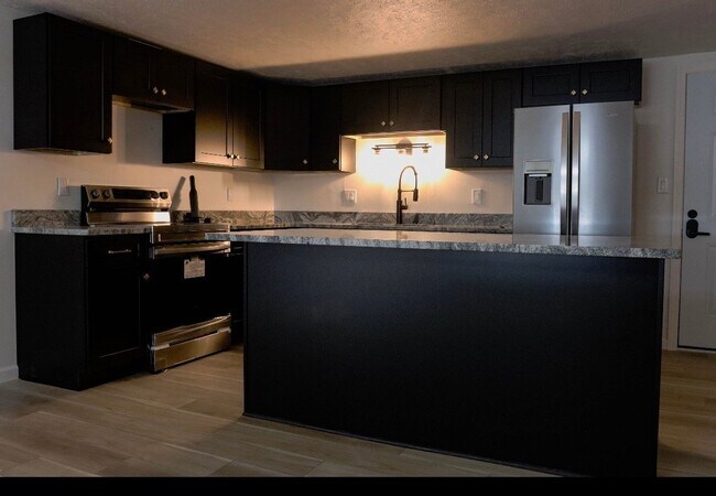 Photo - 120 N West St