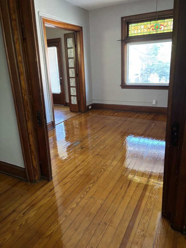 Building Photo - 1802 Holman Ave Unit 2