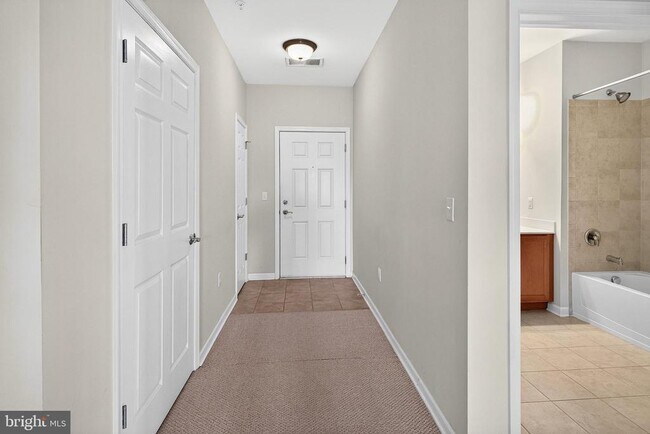 Photo - 1137 Halifax Pl