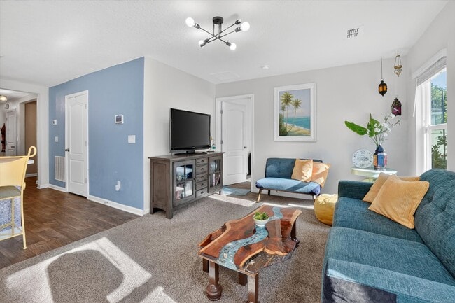 Photo - 430 Falcon Ridge Rd