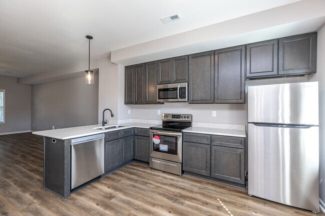 Photo - 502 S Main St