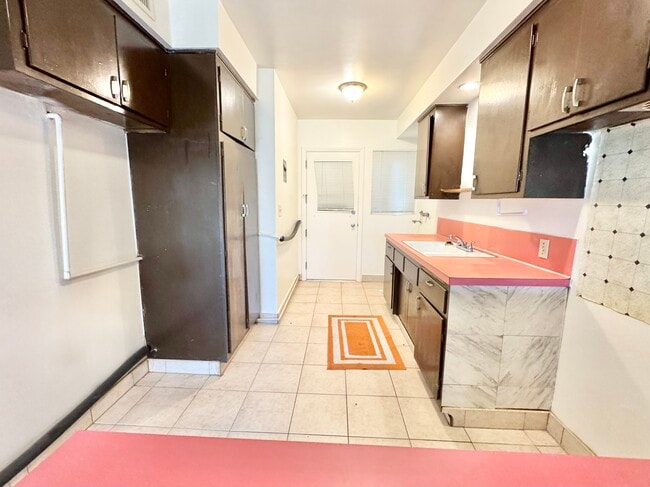 Building Photo - 10215 England Ave Unit 3 Rental