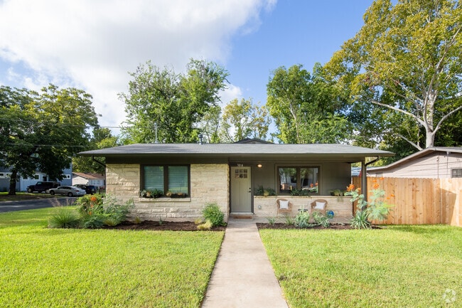 Building Photo - 301 Irma Dr Rental