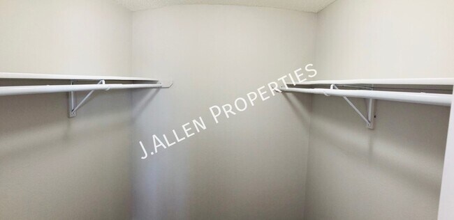 Photo - 1804 Parker Cir Unit E
