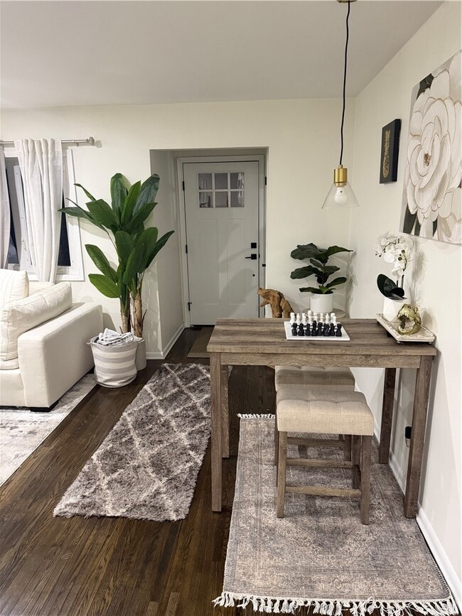 Photo - 1560 Blossom Rd