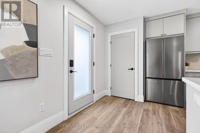 Photo - 330 E 15th St