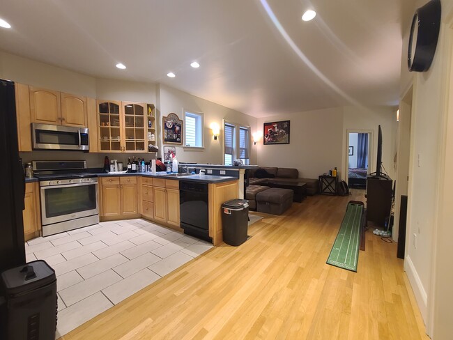 Photo - 42 N St Unit 1