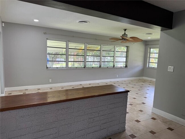 Photo - 4630 Buchanan St