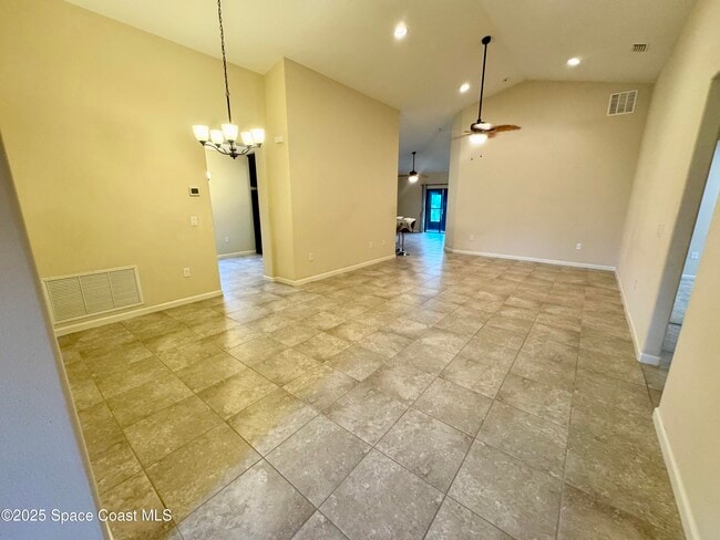 Photo - 590 Trymore Dr SE