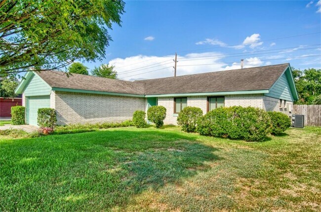 Photo - 22118 Meadowhill Dr