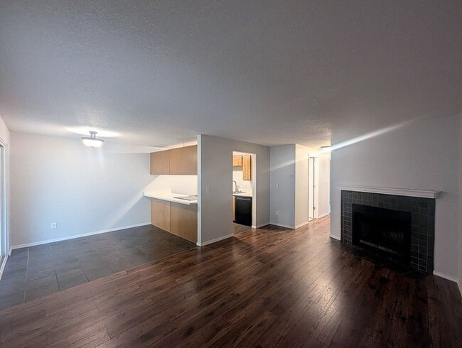 Photo - 2Bd/1.25Ba Lake Forest Park Condo Unit 116