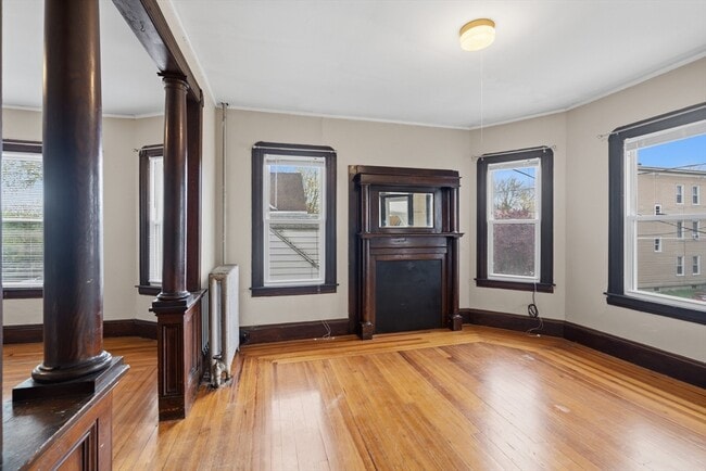 43 Elmdale St Unit 2nd Fl