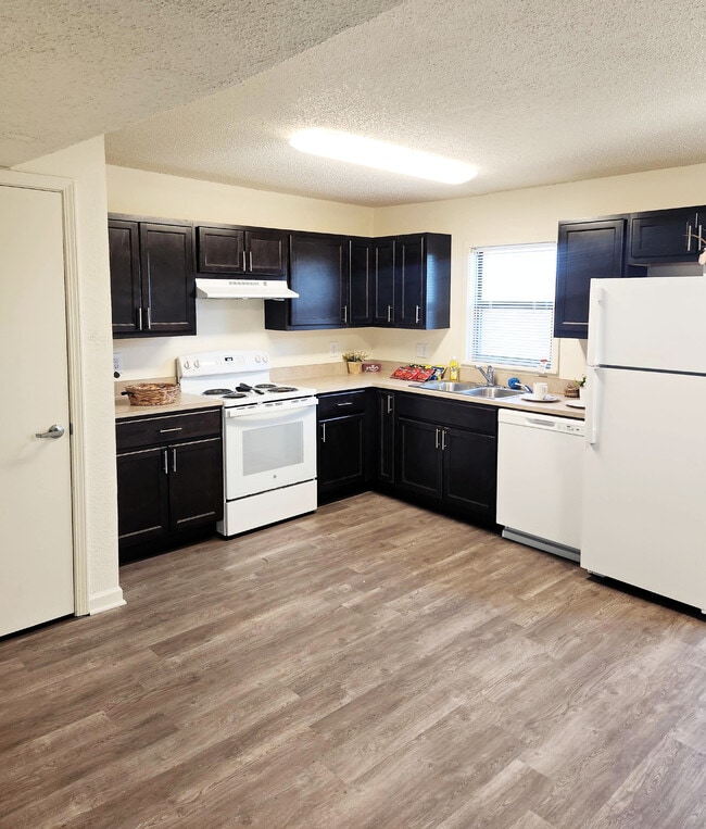 Ridgeview Heights - Newly Renovated Apts! - Ridgeview Heights - Newly Renovated Apts!