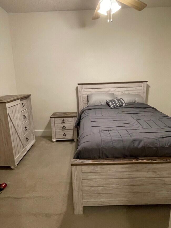 Photo - 106 N Main St