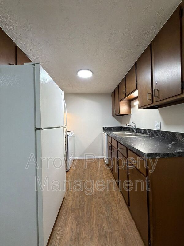 Photo - 2338 Lynn St