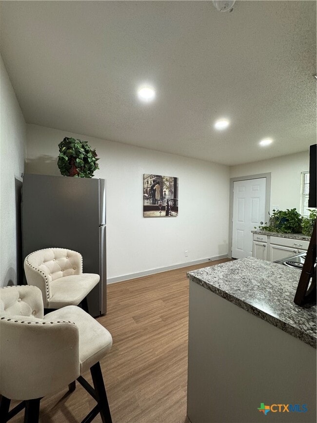 Photo - 2109 W Avenue B