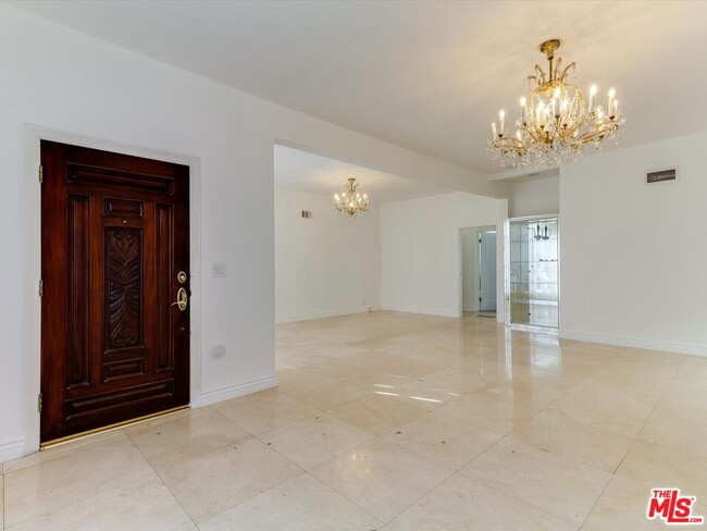 Photo - 241 Canon Dr