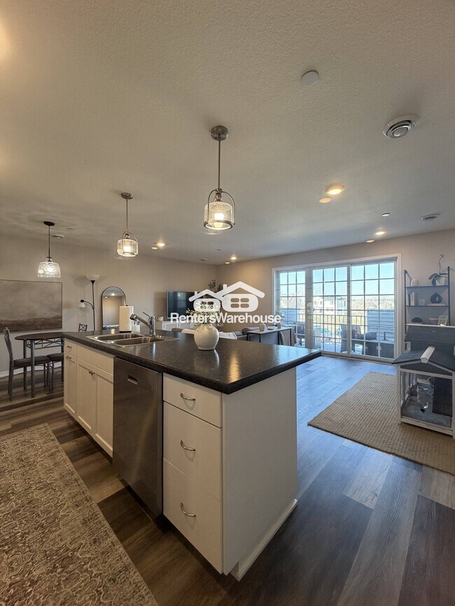 Photo - 642 Shardlow Ln NE