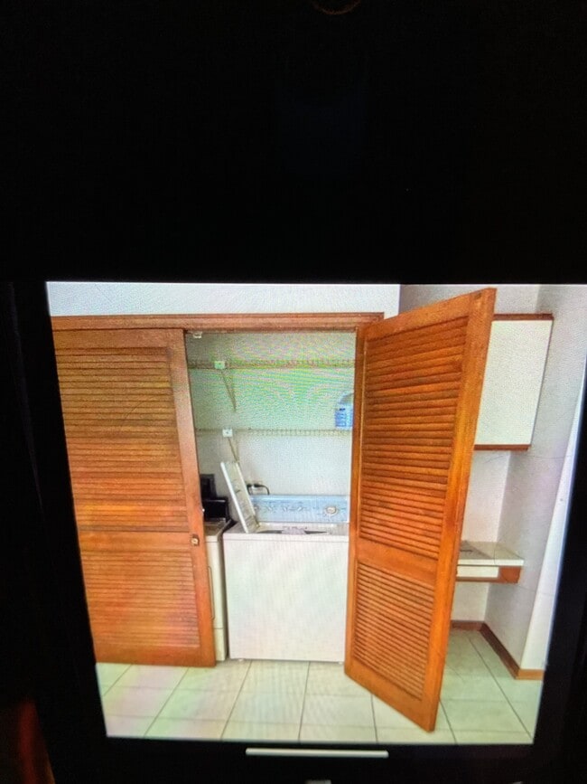 Photo - 933 S Western Ave Unit #2