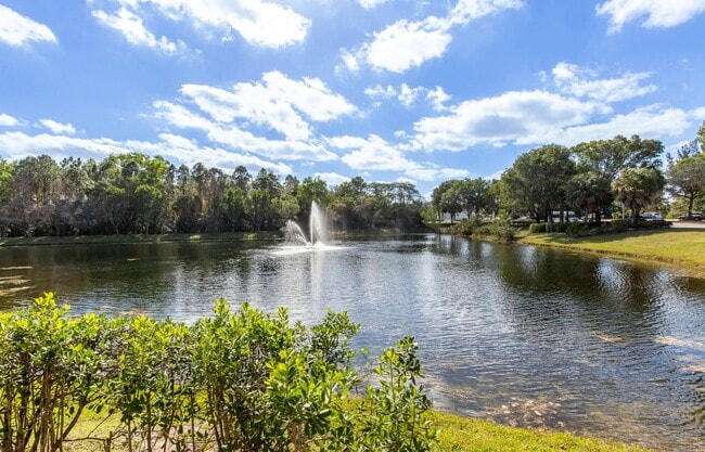 Building Photo - 1100 Crestwood Ct S Unit 1110 Rental