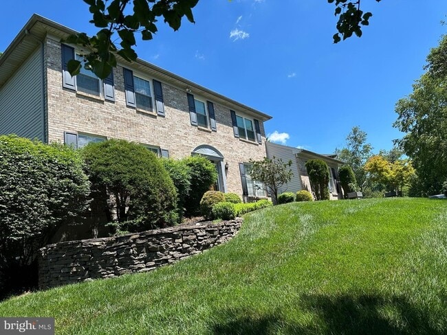 Building Photo - 117 Susan Dr