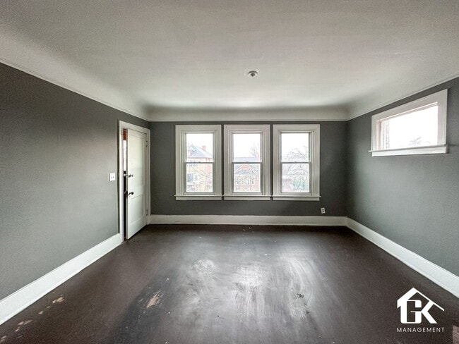 Building Photo - 2732-2734 Clements Unit Upper