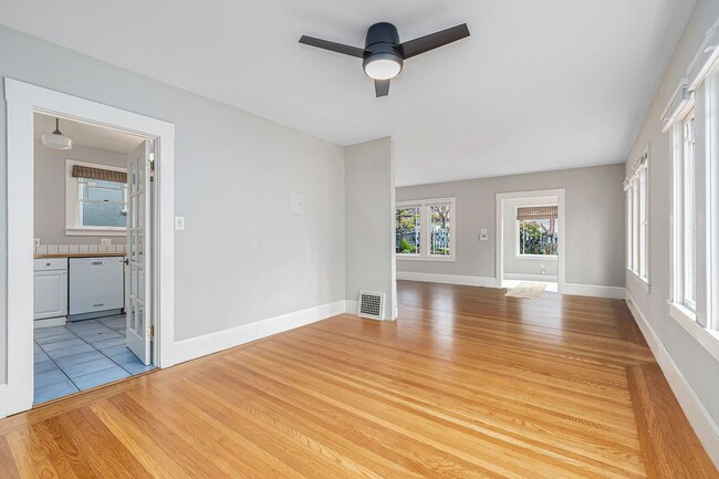 Photo - 3901 Everett Ave