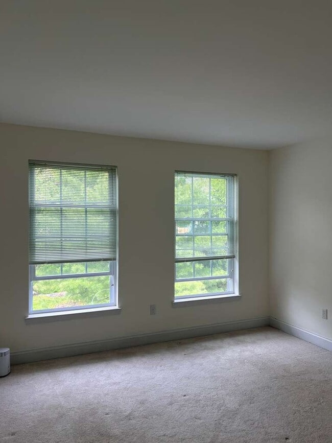 Photo - 15 Bobrick Rd