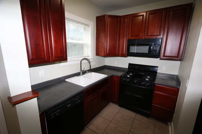 Photo - 2515 Cleburne St