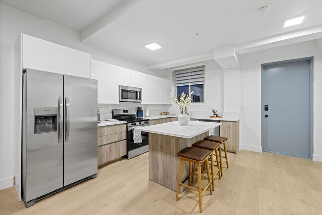 Photo - 1552 Unit 106