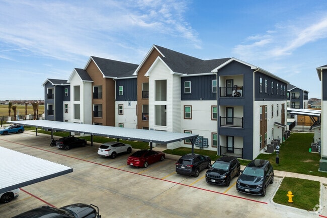 Building Photo - The Alexander Rental