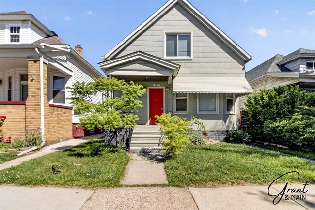 Building Photo - $1,600 - One of a Kind Bungalow in Hamtramck
