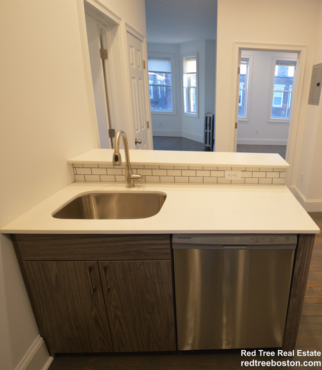 Photo - 124 Peterborough St Apartment Unit 21