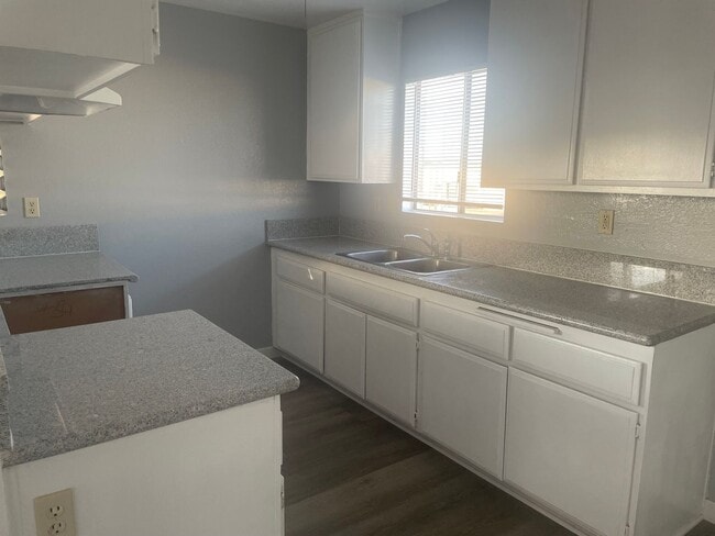 Photo - 1308 W 225th St Unit #16