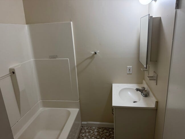 Photo - 65 Winfield St