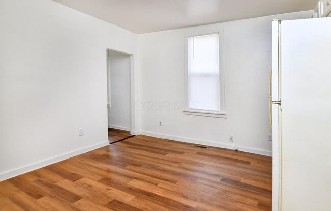 Photo - 144-144 1/2 S 3rd St Unidad 144 S 3rd St