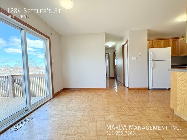 Photo - SPACIOUS 2+1 BEDROOM / 2 BATHROOM HOME IN SOUTH WINDSOR +UTILITIES